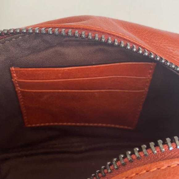 New GUESS Mens Brown Leather Messenger Bag - Picture 7 of 9